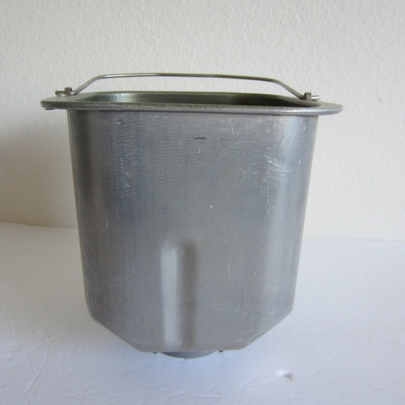 West Bend "Perfect Timing" Bread and Dough Maker pan & Paddle for Model #41026 - Picture 3 of 12